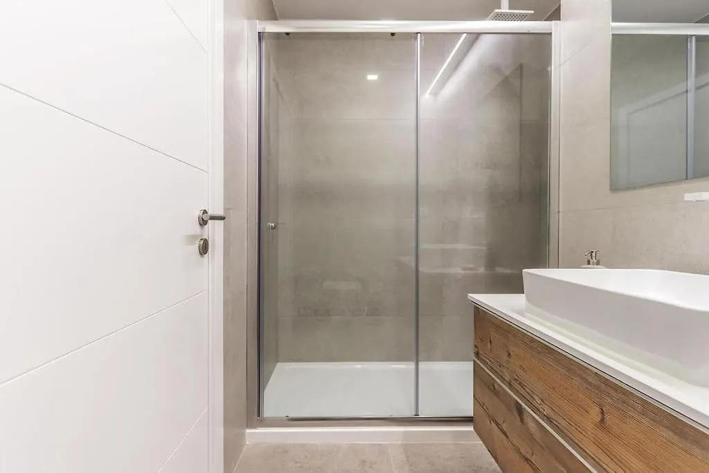 شقة Outstanding Santos Spacious 2 Bedroom Apt W Ac Lisboa البرتغال