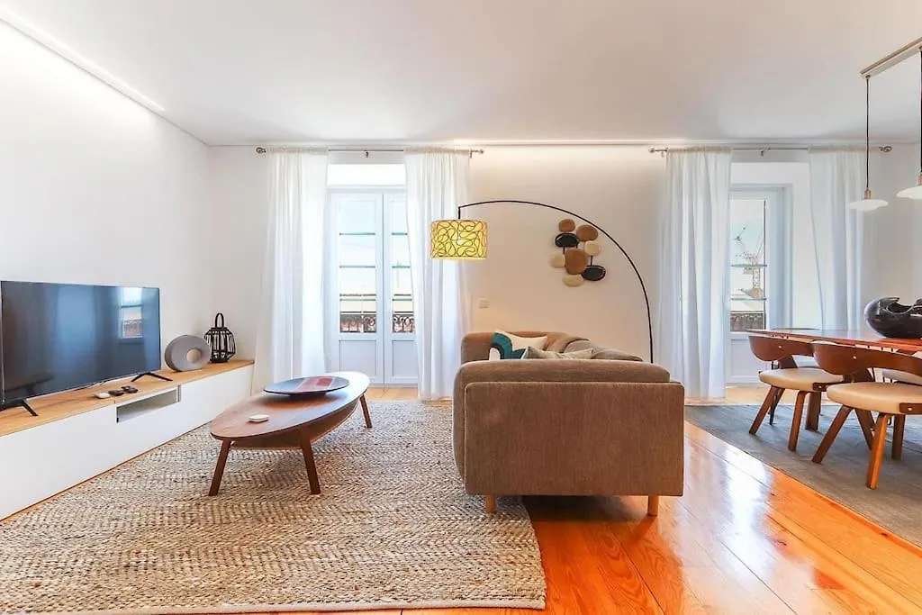 Outstanding Santos Spacious 2 Bedroom Apt W Ac Lisboa شقة