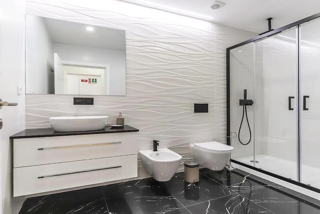 Outstanding Santos Spacious 2 Bedroom Apt W Ac Lisboa البرتغال